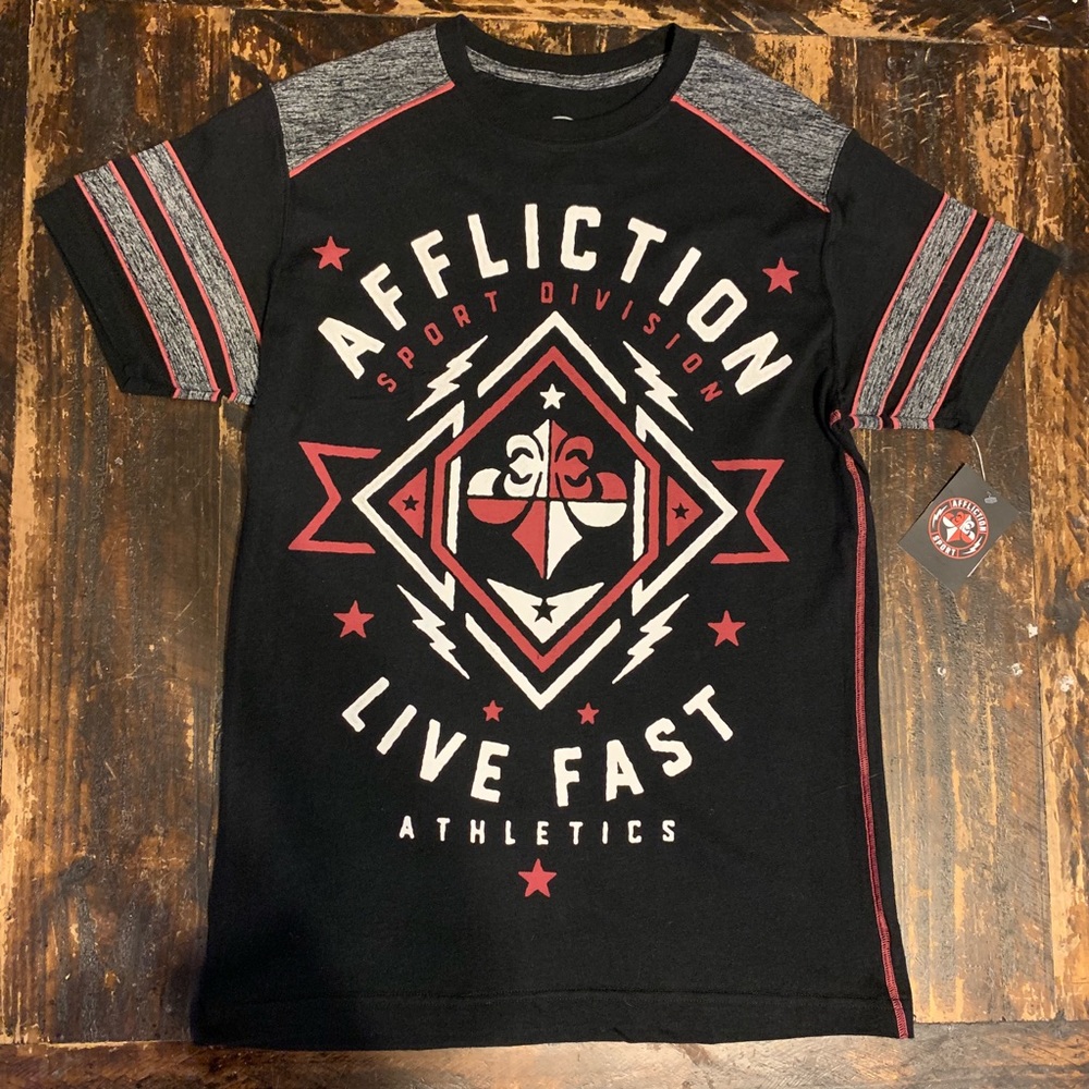 🎄NWT Affliction t shirt Medium🎄